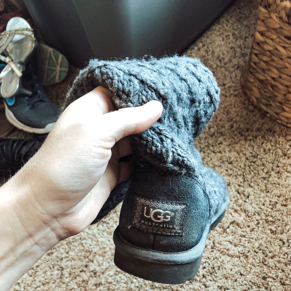 Uggs - Picture 2 of 2